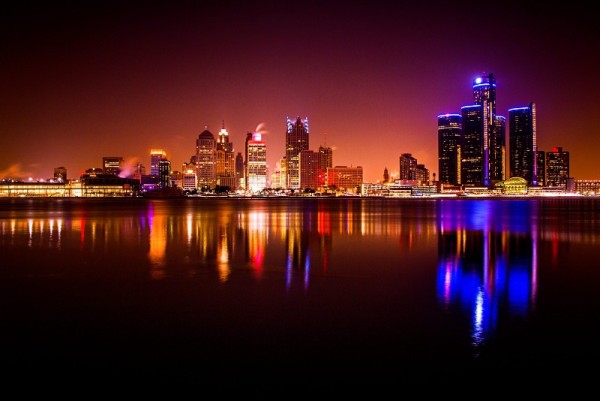 Detroit-Skyline-at-Night.jpg